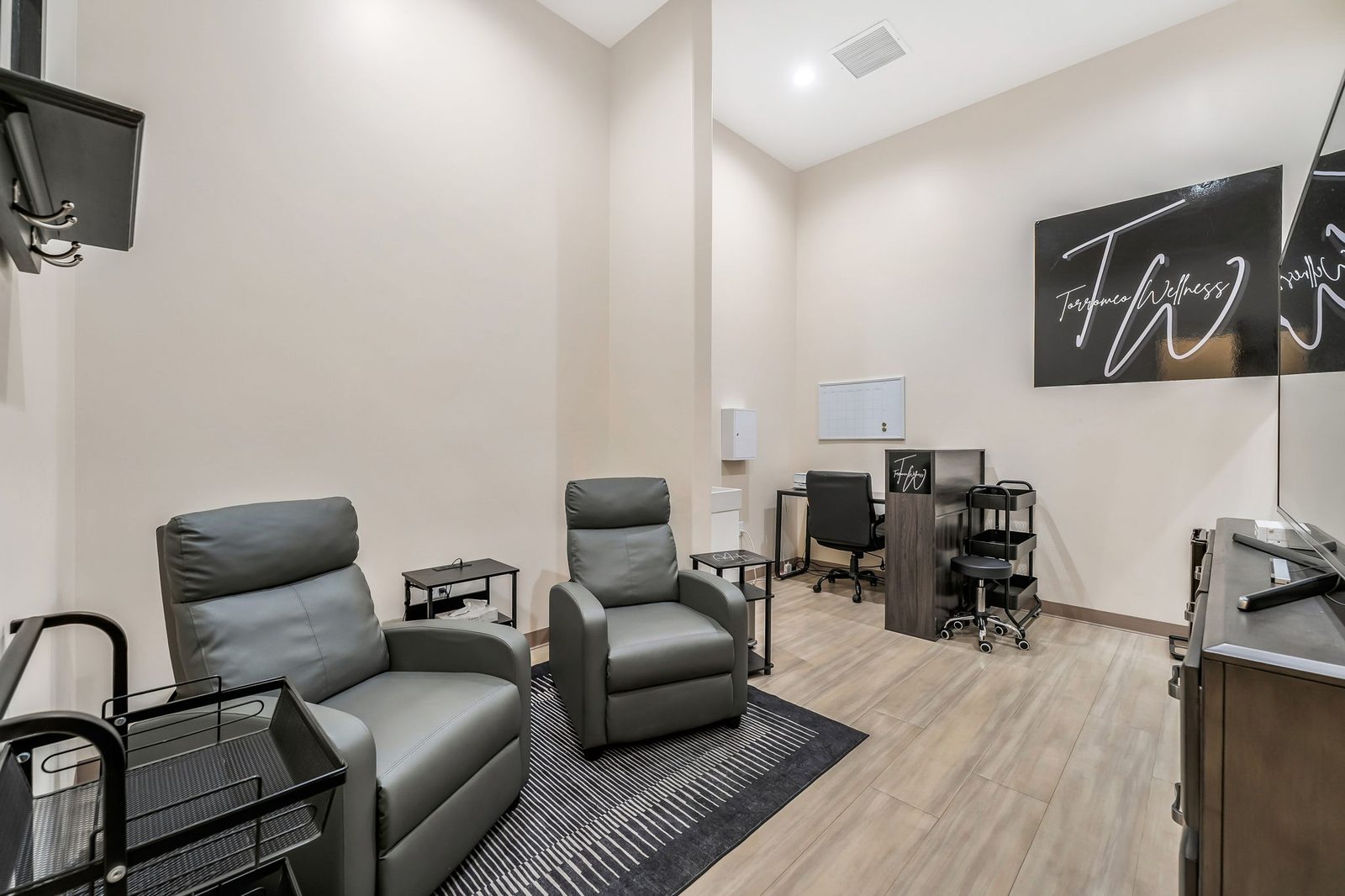 Double salon suite