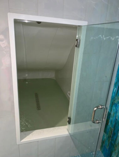 An open door to the floating chamber